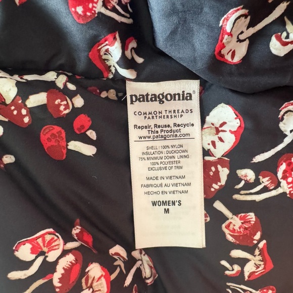 Patagonia Women’s Bivy Vest Down Filled Puffer in Drumfire Red w Mushroom Lining - Picture 11 of 12